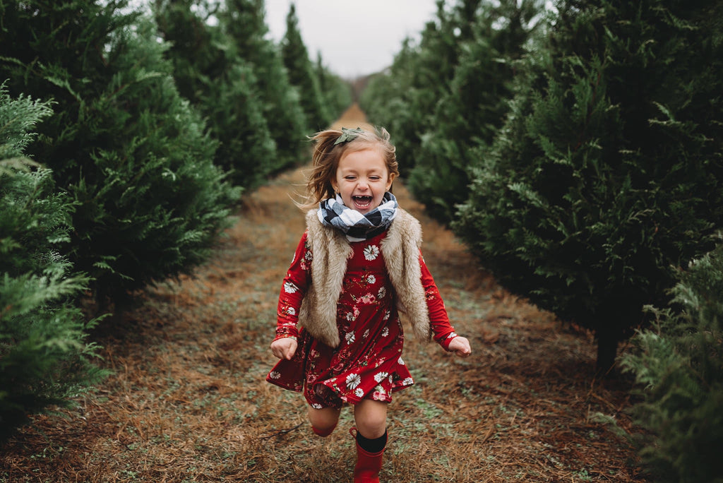 How to Take Christmas Photos of your Baby & Kids
